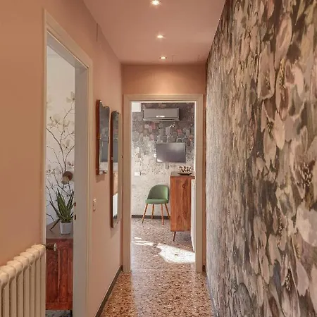Alida House Floor