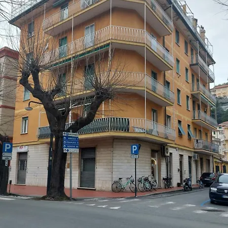 דירה Alida House Floor *